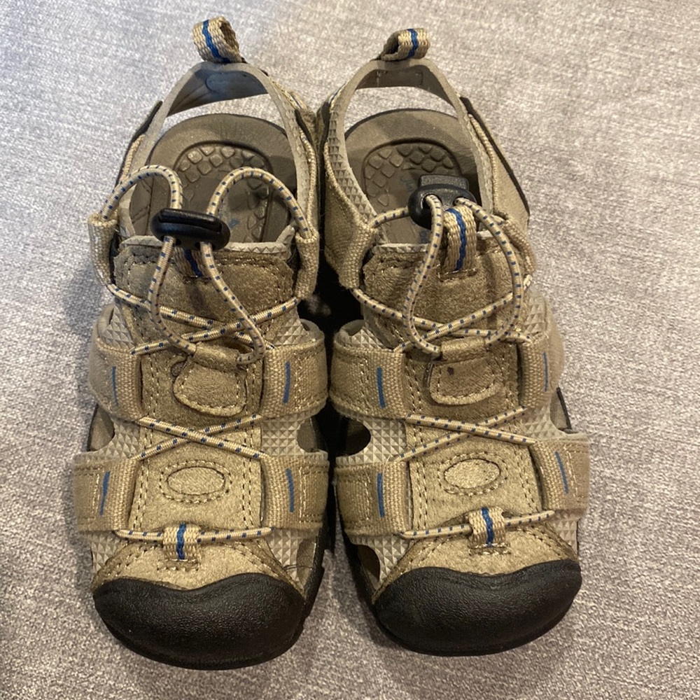 New Jumping Bean toddler sandals